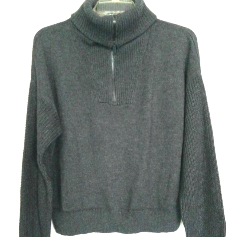 Rachel Zoe sweater 1/2 zip can be worn as a turtleneck or a v-neck Small